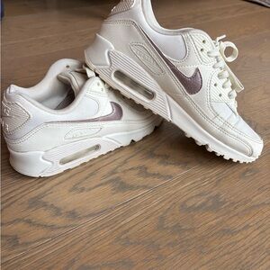 Nike Women's Air Max 90 Shoes - Sail / Pink Oxford / Phantom